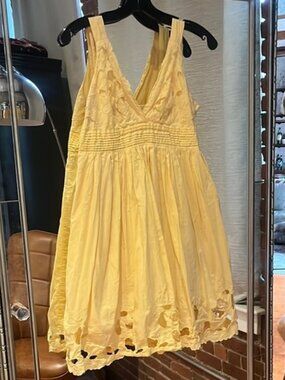 Minuet L Yellow Sleeveless Dress Embroidery and cutout bottom
